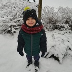chłopiec w śniegu.jpg
