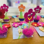 Kwiaty zrobione przez dzieci.JPG